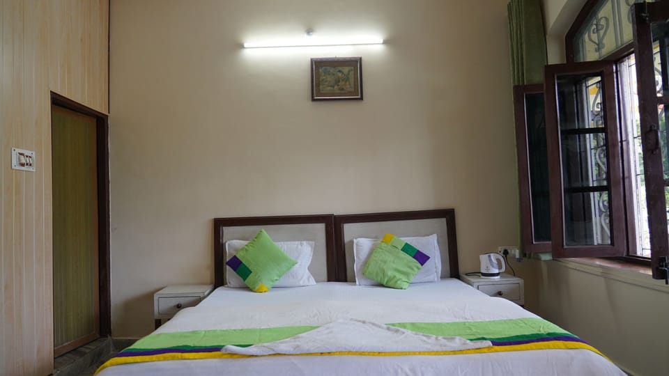 Deluxe Double or Twin Room, Hill View | Desk, laptop workspace, WiFi (free)