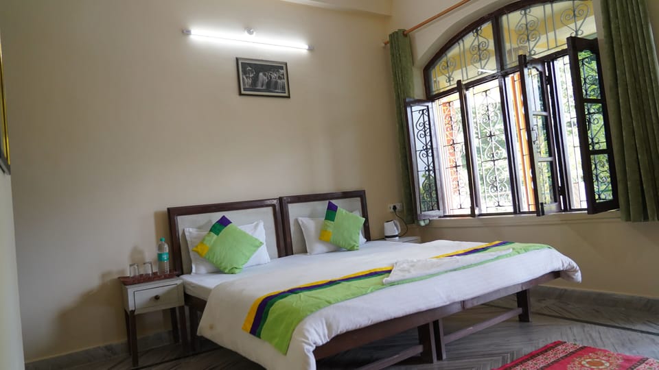 Deluxe Double or Twin Room, Hill View | Desk, laptop workspace, WiFi (free)