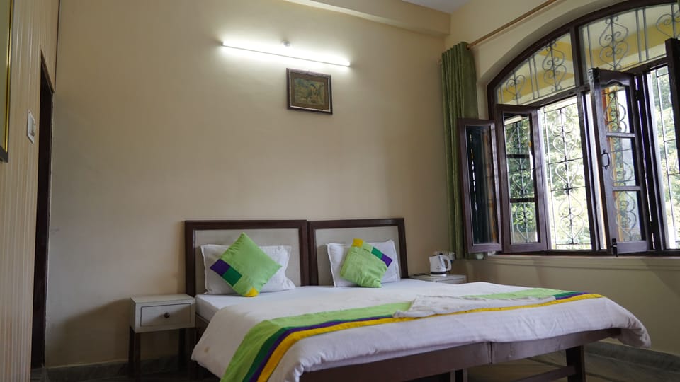 Deluxe Double or Twin Room, Hill View | Desk, laptop workspace, WiFi (free)