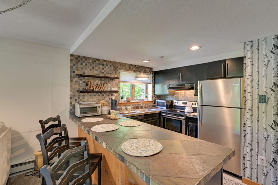 Kitchen | Main Level