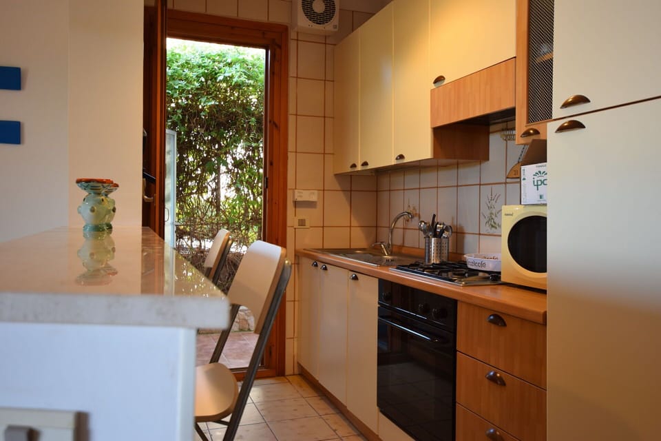 Autumn, Kitchen, Spring, Summer