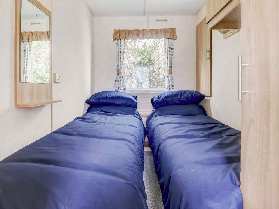Twin bedroom | Sunshine & Smiles, Hayling Island