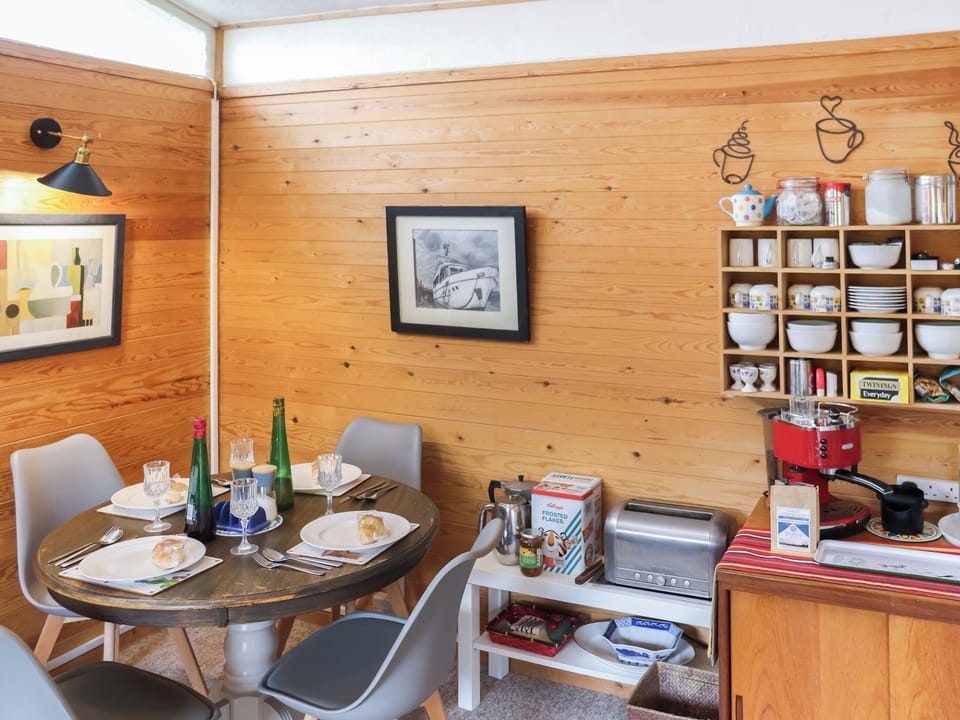 Open plan living space | 28 Awelon, Cenarth