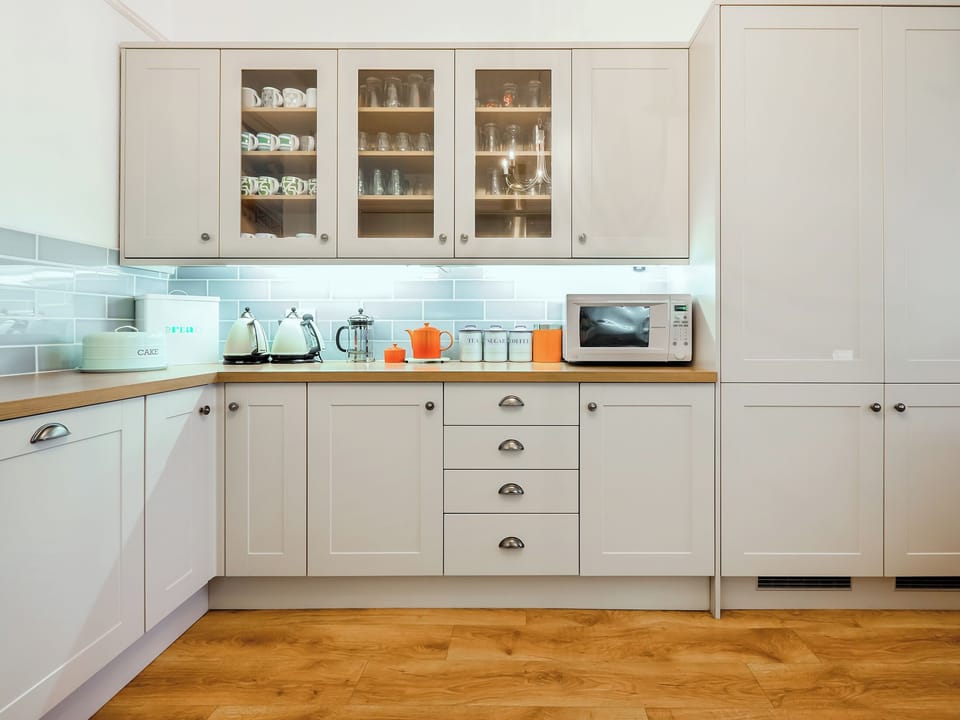 Kitchen/diner | Glan Y Mor - QH Cottages, Criccieth
