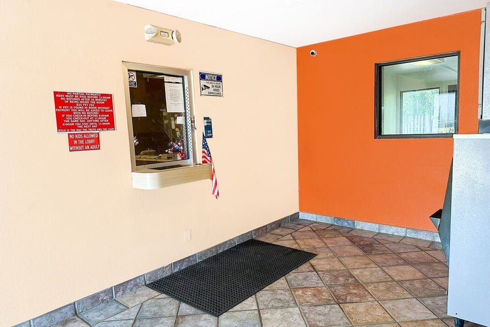Entrance / Reception
