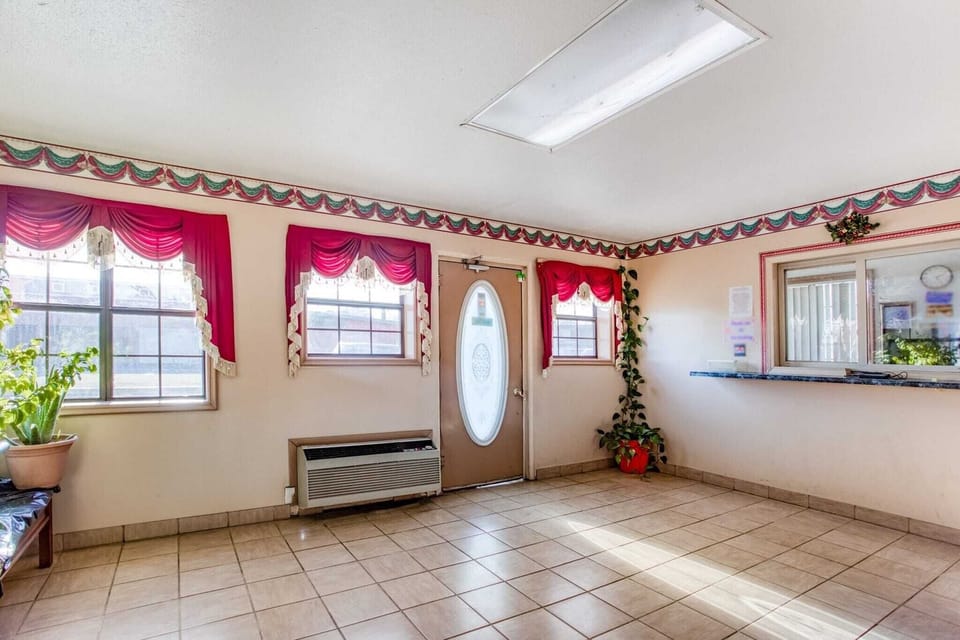 Entrance / Reception