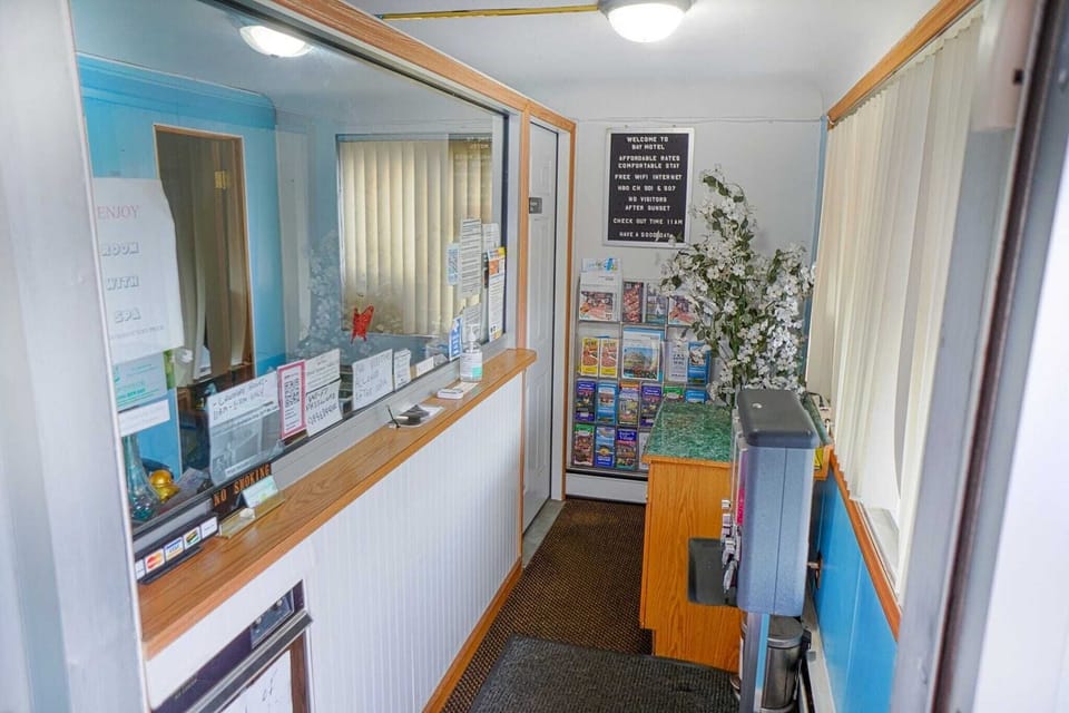 Entrance / Reception