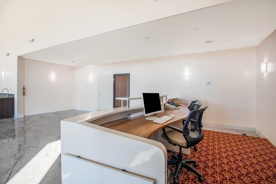 Entrance / Reception