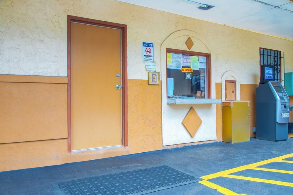 Entrance / Reception