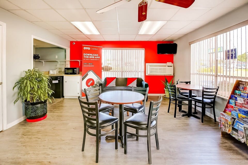 Entrance / Reception