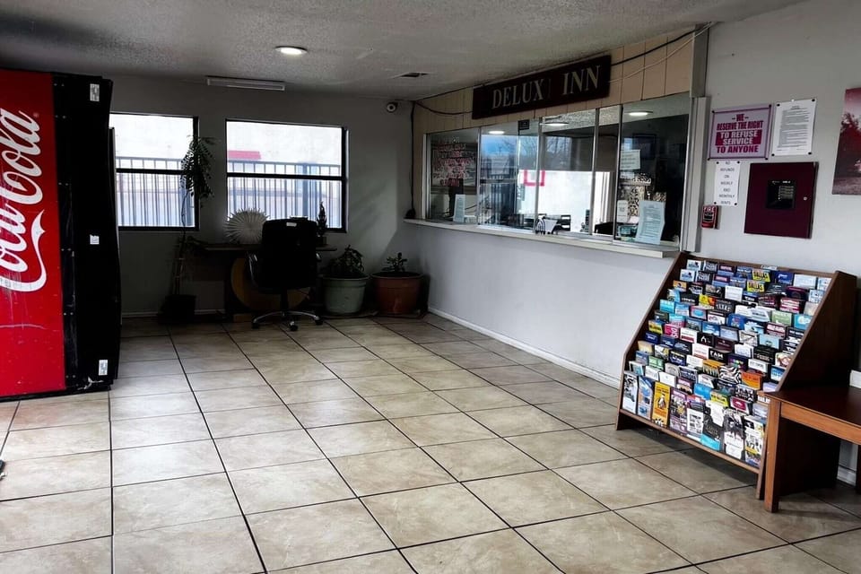 Entrance / Reception