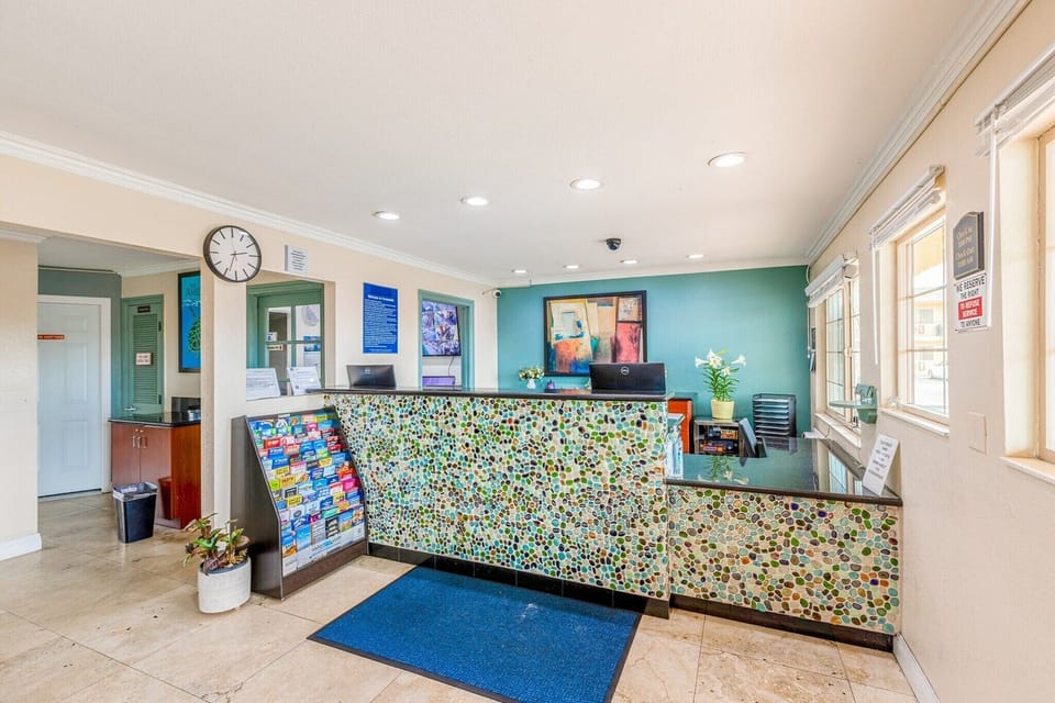 Entrance / Reception