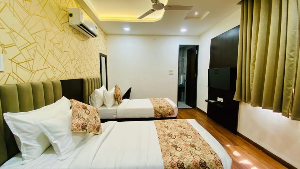 Executive Room | Desk