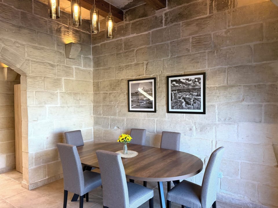 Villa | Dining