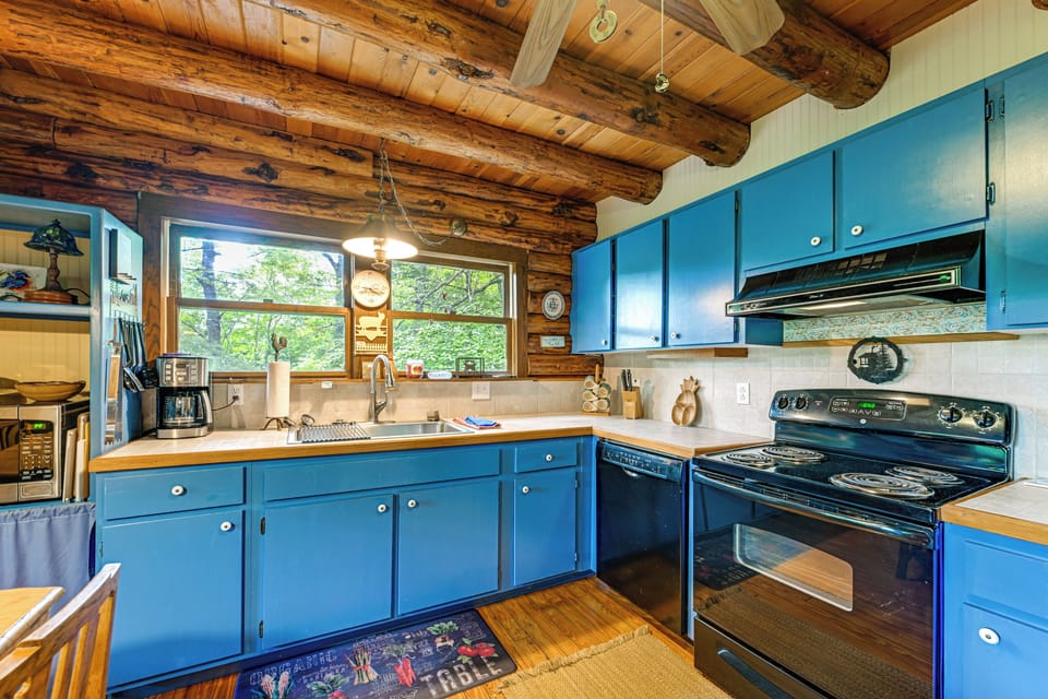 Kitchen | Main Floor
