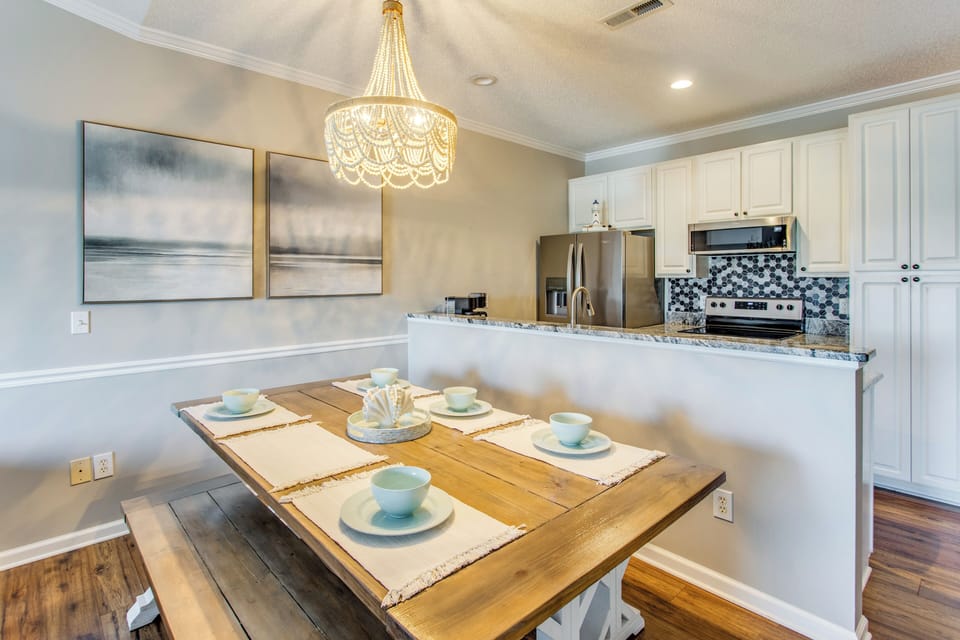 Kitchen | Dining Area