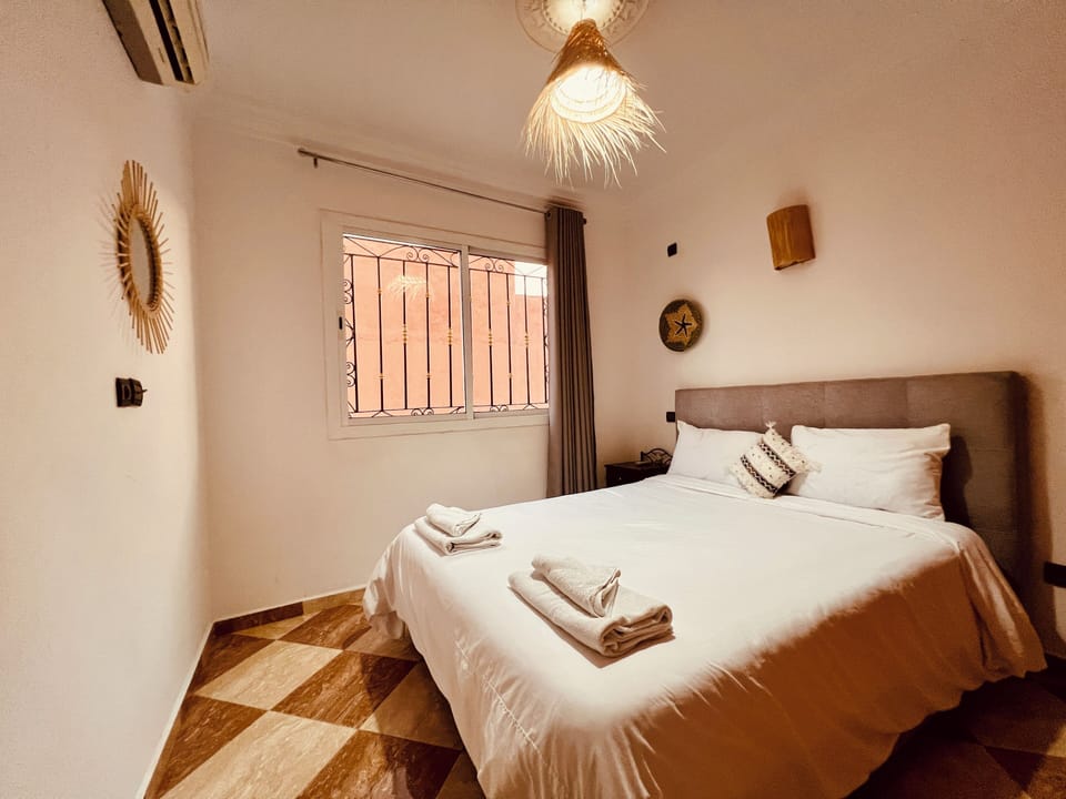 Double Room | In-room safe, WiFi (free)