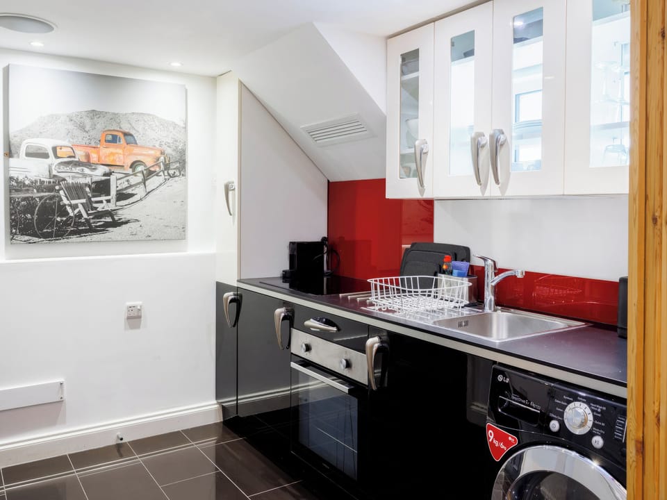 Kitchen | Fishermen&rsquo;s Hideaway - The Fishermen&rsquo;s Cottages, Broadstairs