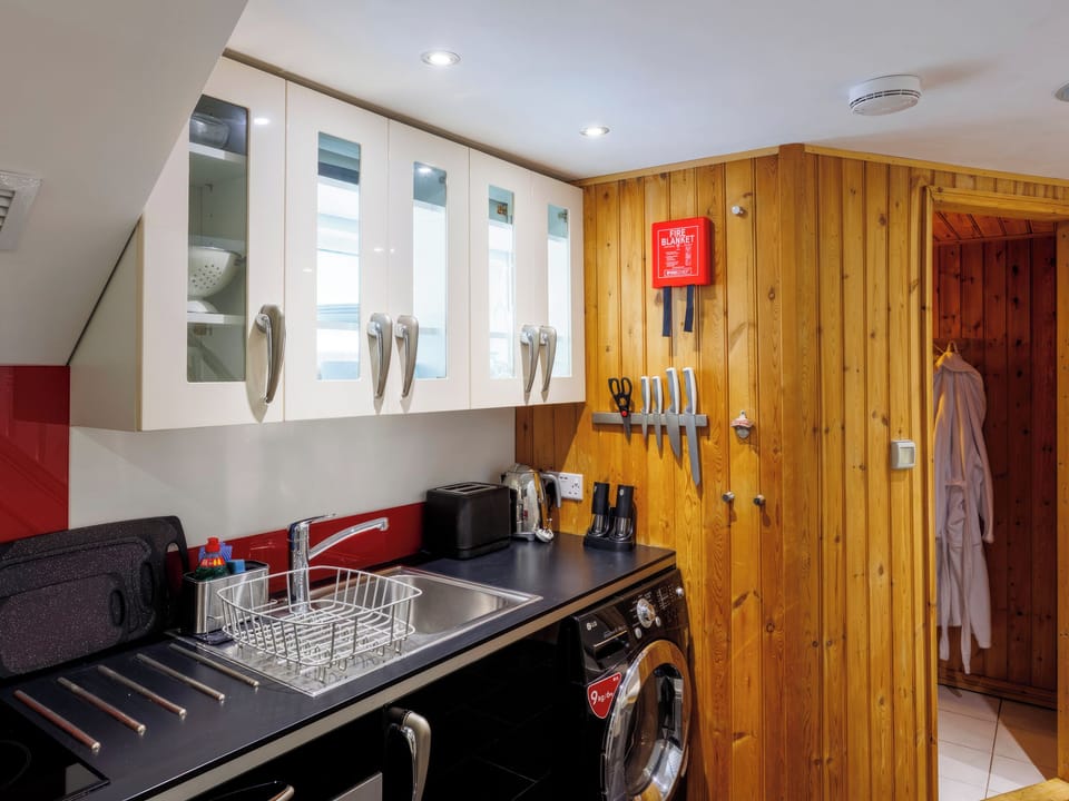 Kitchen | Fishermen&rsquo;s Hideaway - The Fishermen&rsquo;s Cottages, Broadstairs