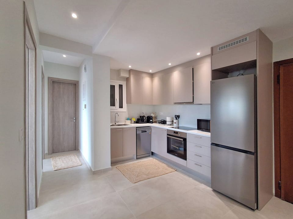 Apartment, Balcony, Sea View | Private kitchen