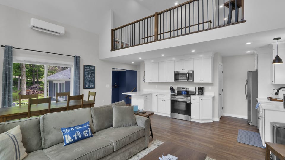 Bright and functional space, for gathering and cooking.