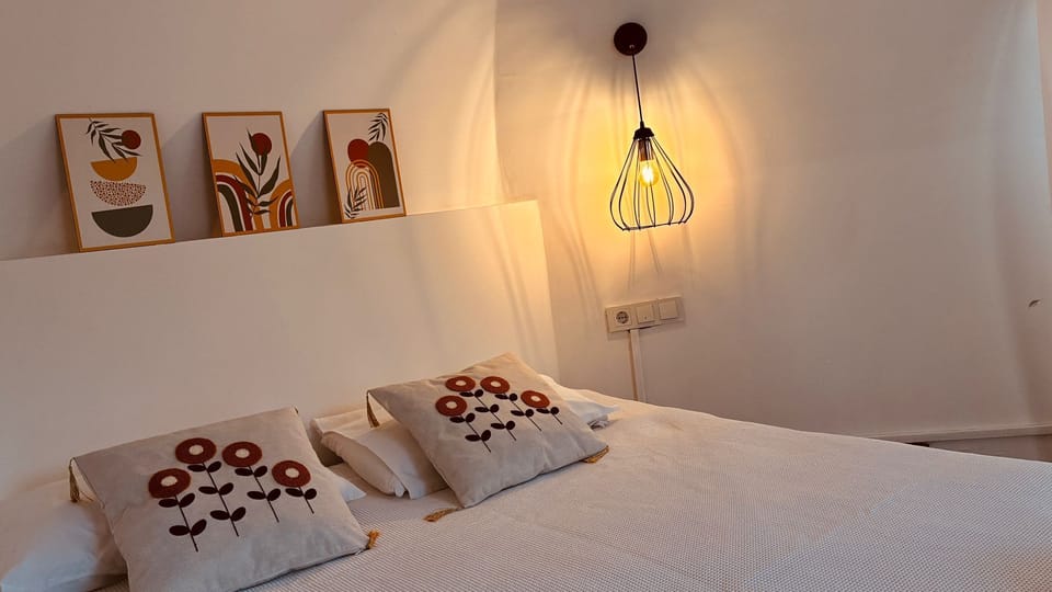 Design Double Room, Mountain View | Rollaway beds (surcharge), bed sheets