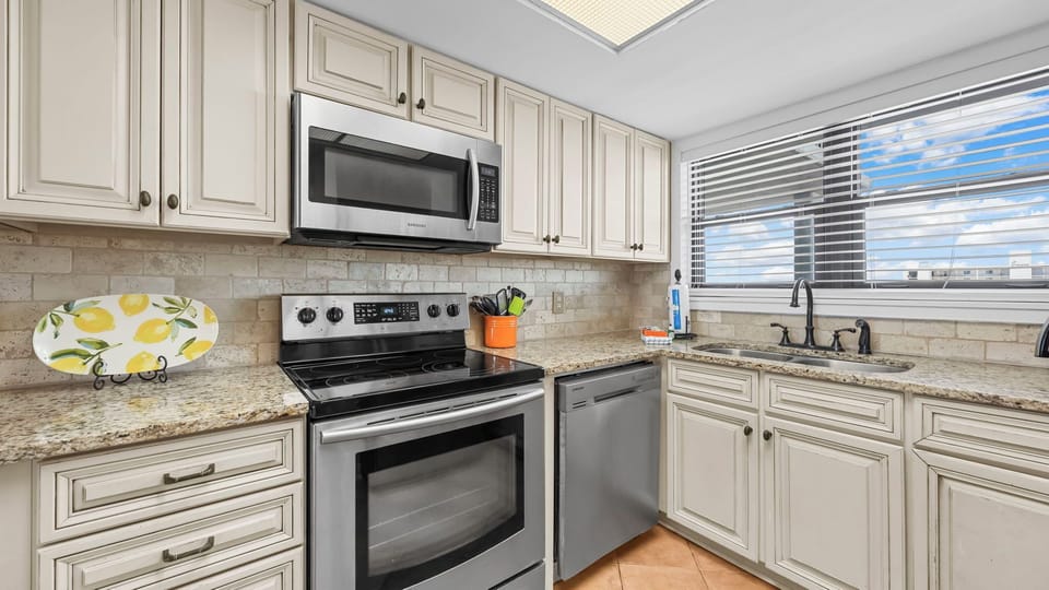 Lei Lani 405T - Fully equipped kitchen