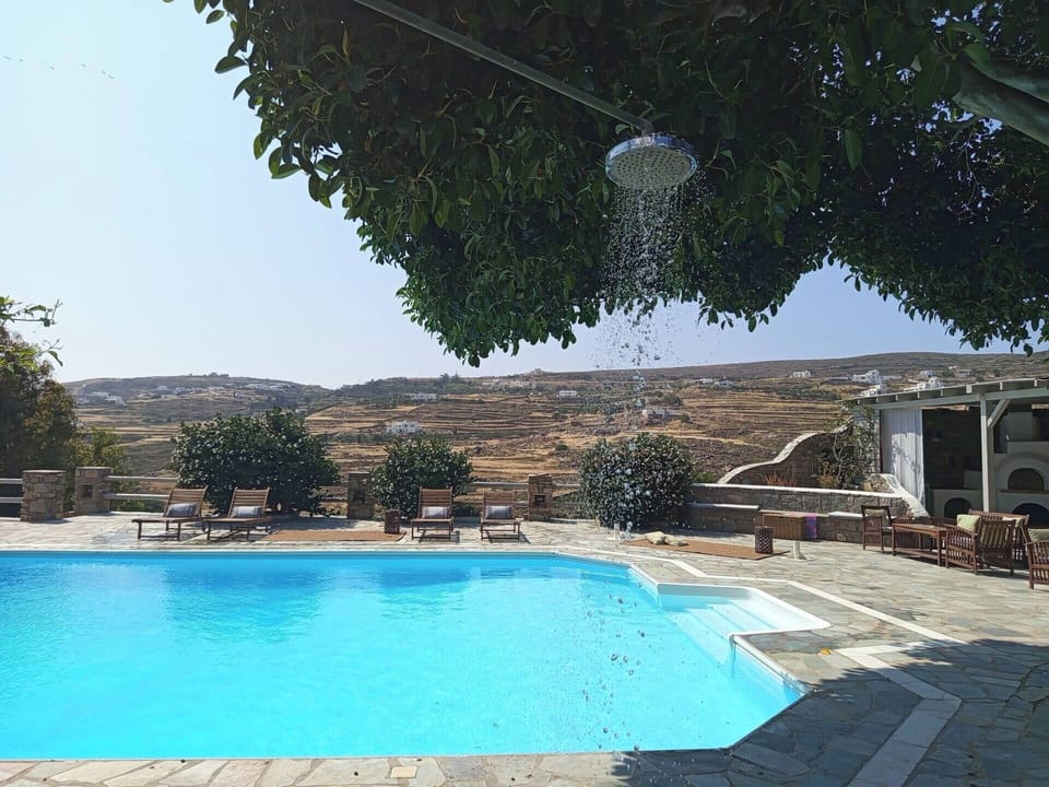 Exterior pool available for our guests - View of the premises