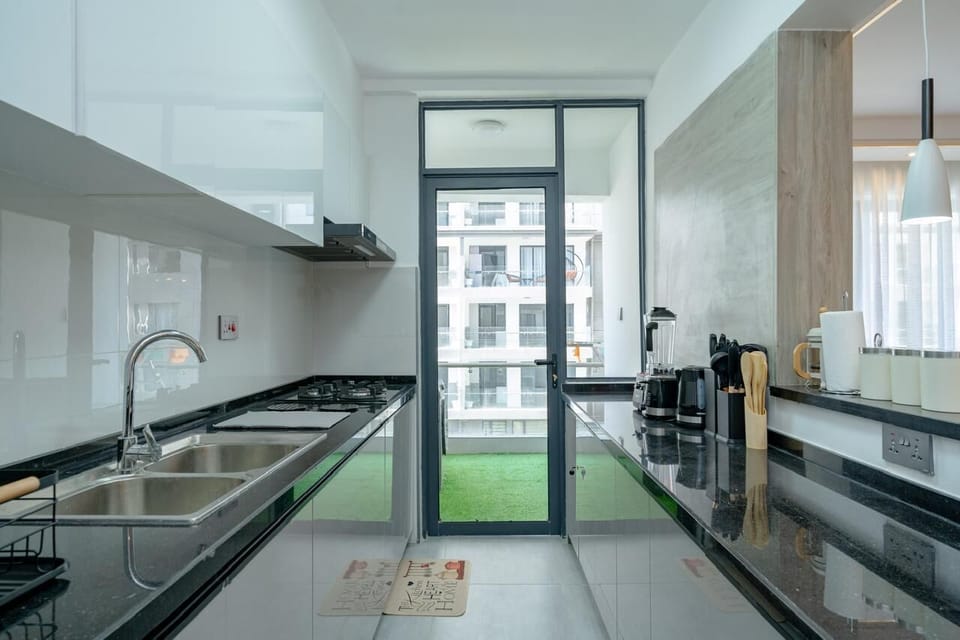 Classic Apartment, City View | Private kitchen | Fridge, microwave, oven, stovetop