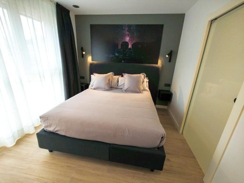 Deluxe Double Room, City View | Desk, WiFi (free)