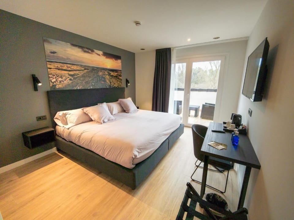 Comfort Twin Room, Mountain View | Desk, WiFi (free)