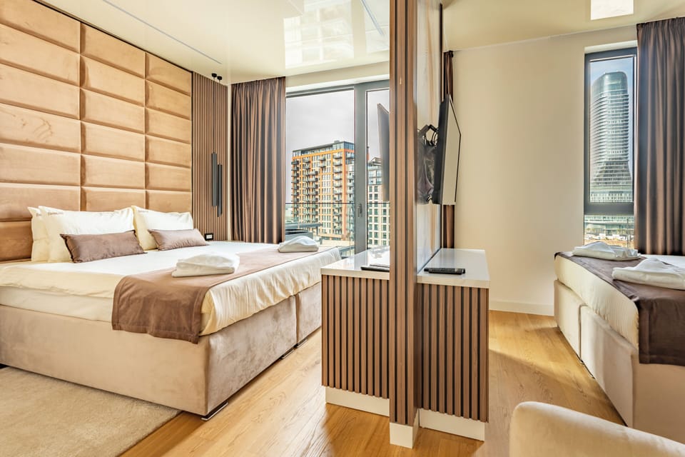 Deluxe Room, Balcony | Bathroom | Hair dryer, towels, soap, shampoo