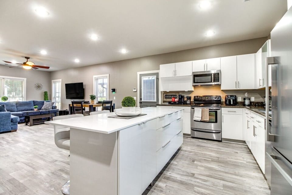Kitchen | Large Center Island | White Cabinetry