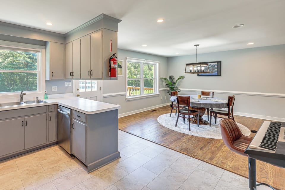 House (4 Bedrooms) | Interior
