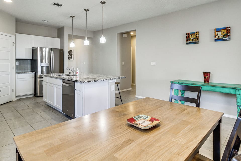 House (4 Bedrooms) | Interior