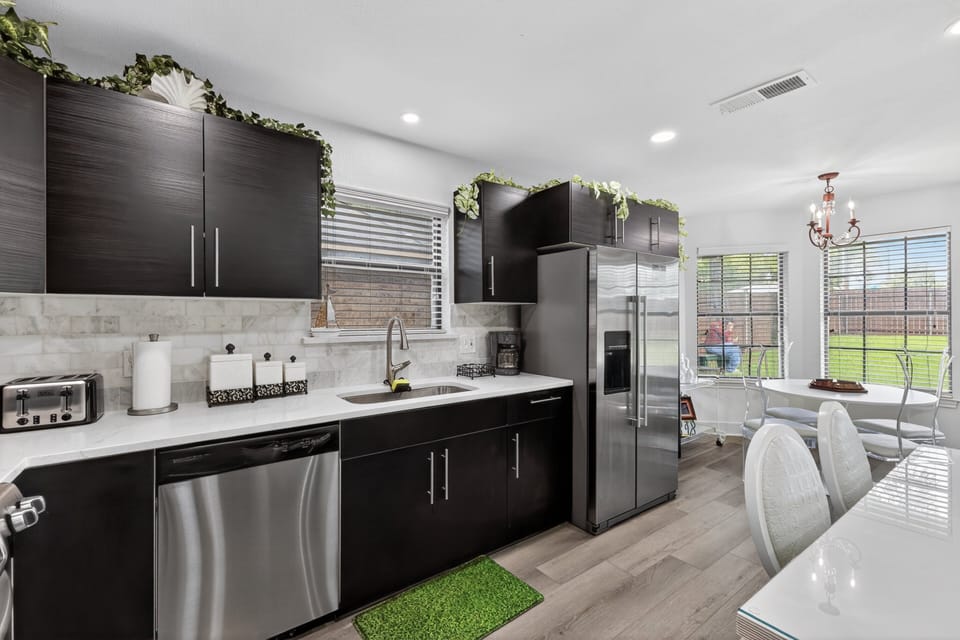 House, 3 Bedrooms | Private kitchen | Coffee/tea maker, fridge, oven, toaster