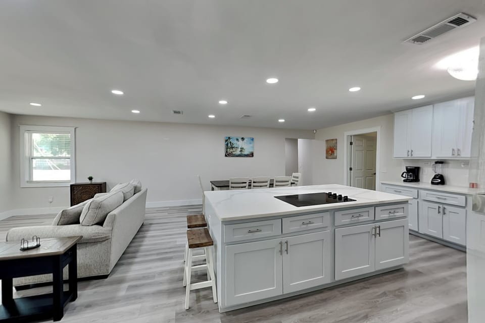Kitchen - Island Seating