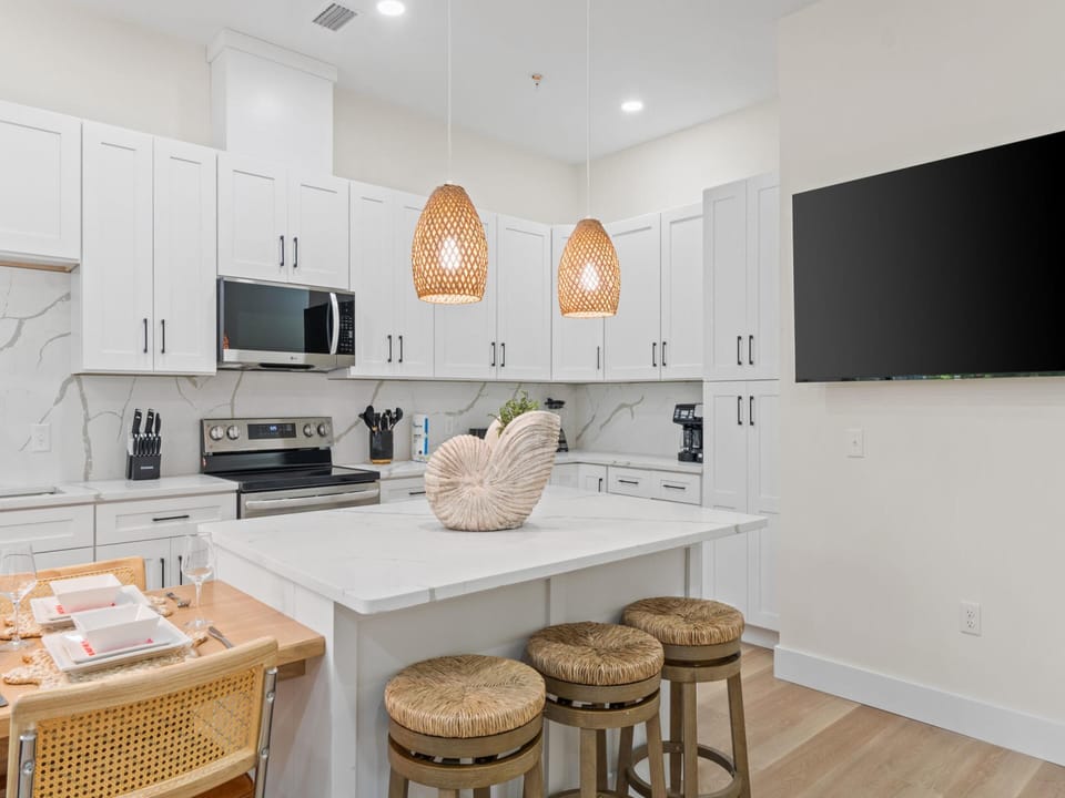 Kitchen - Smart TV + Island Seating + Smart TV - Second Floor