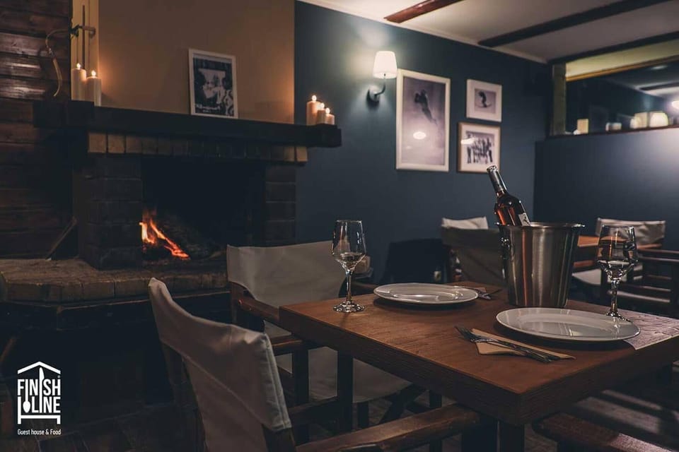 House, 5 Bedrooms, Fireplace | Dining room