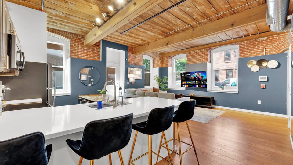 Apartment, 2 Bedrooms | Living area | 55-inch Smart TV with digital channels, Netflix, streaming services