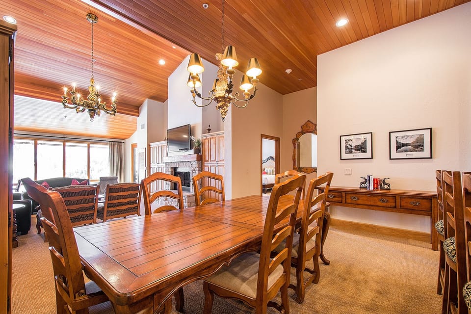 Flooring, Hardwood, Chair, Furniture, Floor