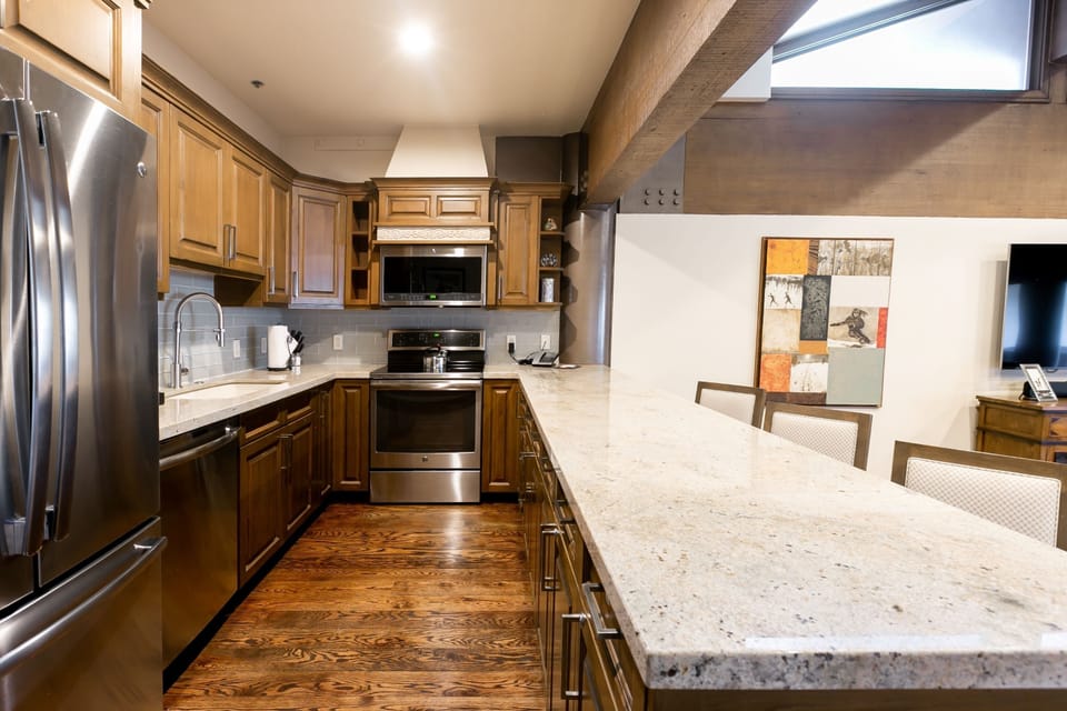 Flooring, Room, Indoors, Floor, Kitchen