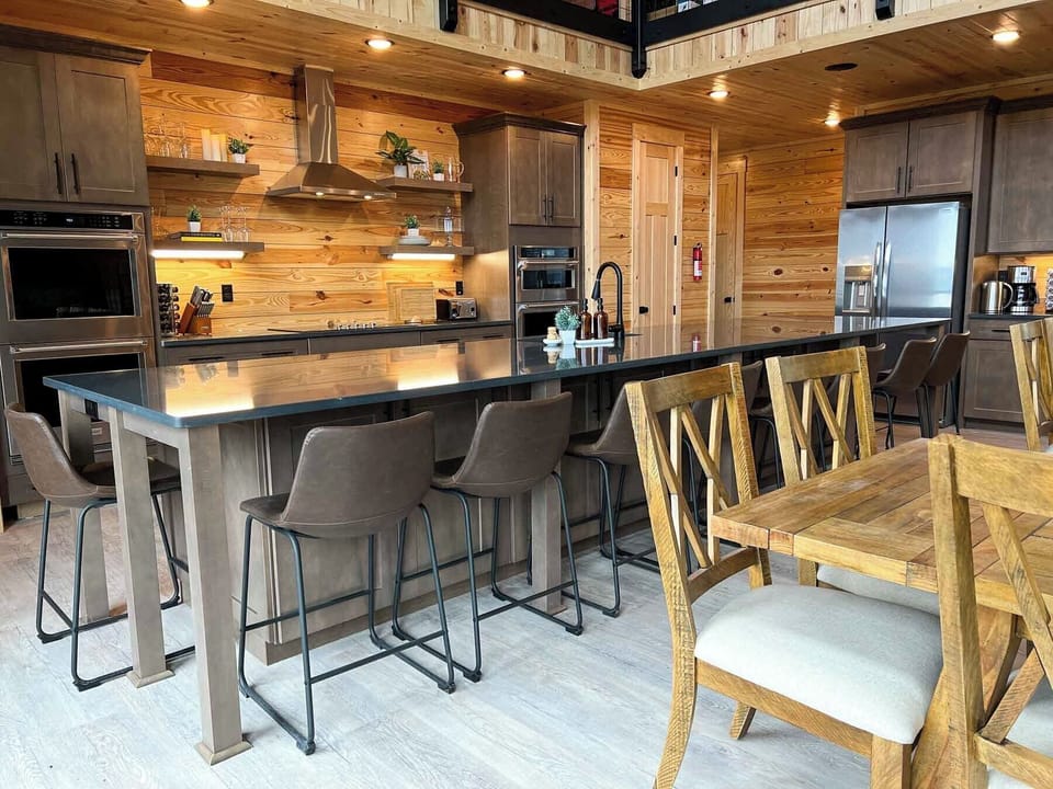 Well-Stocked Kitchen - great for large groups 