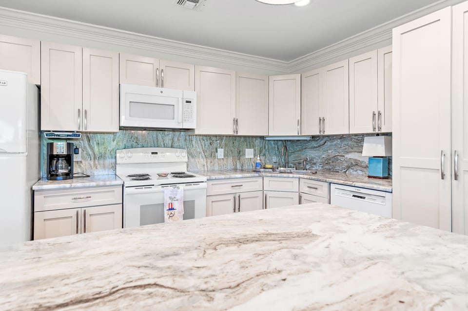 Condo, Multiple Beds (Palms of Dune Allen 104) | Private kitchen