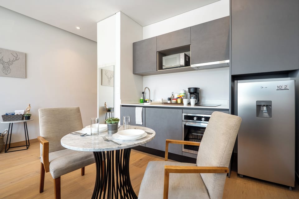 Classic Apartment, Balcony, City View | Private kitchen