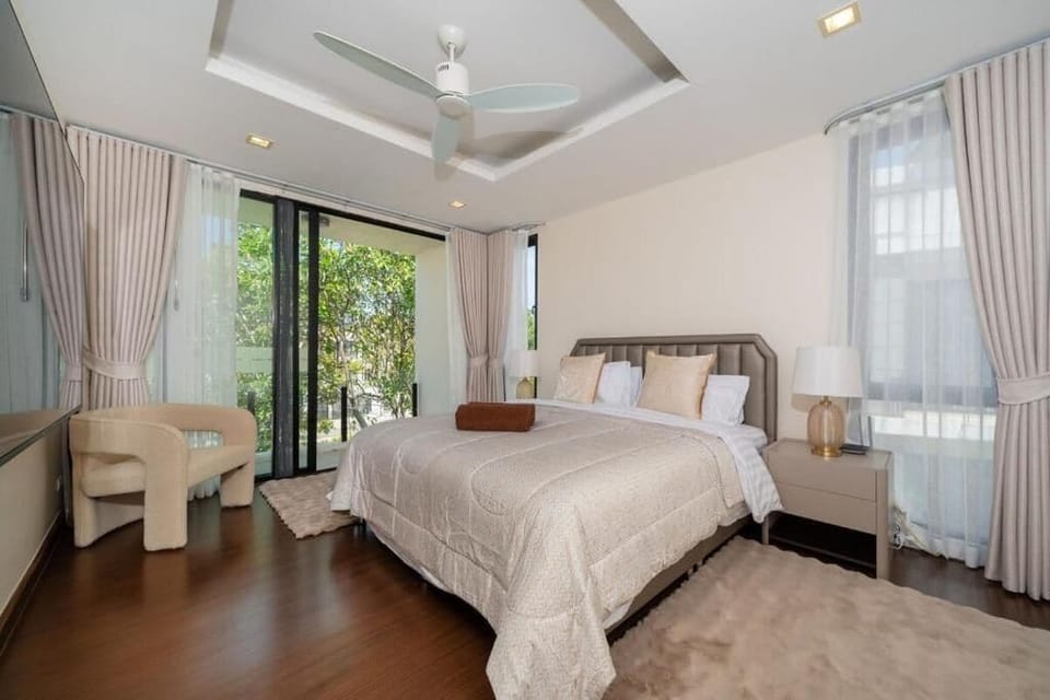 In-room safe, blackout drapes, iron/ironing board, free WiFi