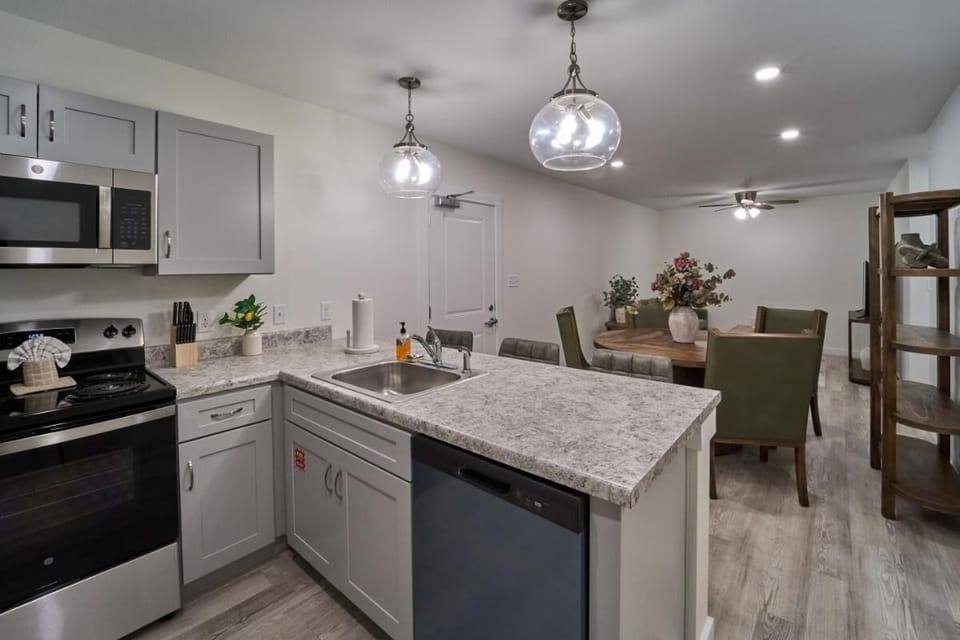 Condo, Multiple Beds (The Ruby 101) | Private kitchen