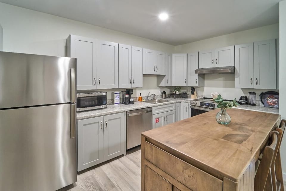 Condo, 1 Queen Bed with Sofa bed (The Ruby 102) | Private kitchen