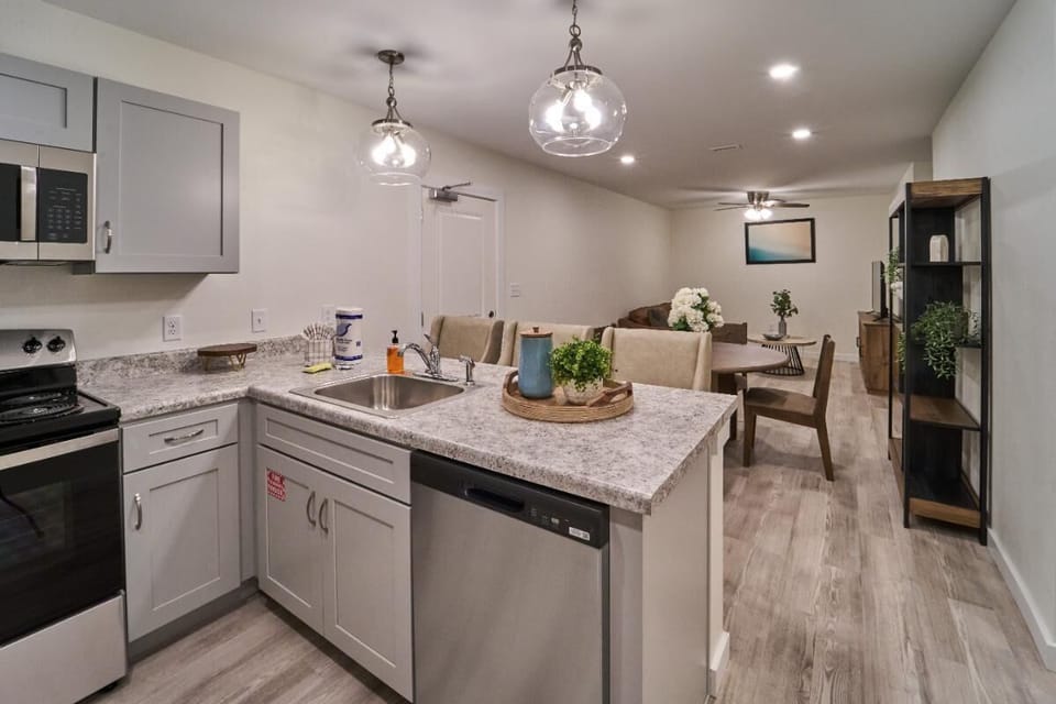 Condo, 1 Queen Bed with Sofa bed (The Ruby 201) | Private kitchen
