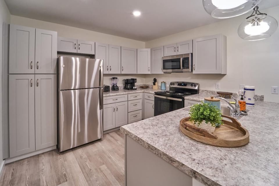 Condo, 1 Queen Bed with Sofa bed (The Ruby 201) | Private kitchen